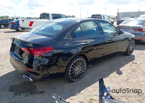 2025 Mercedes-Benz C 300 z USA, uszkodzony, nr VIN W1KAF4GB8SR272446